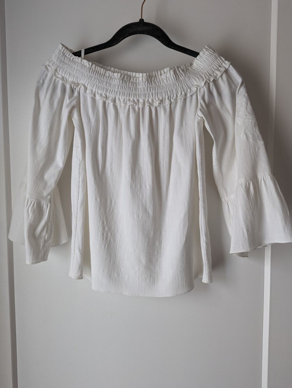 Lilly Pulitzer XXS Moira Off Shoulder White Bell Sleeve Embroidery Ruffle Top